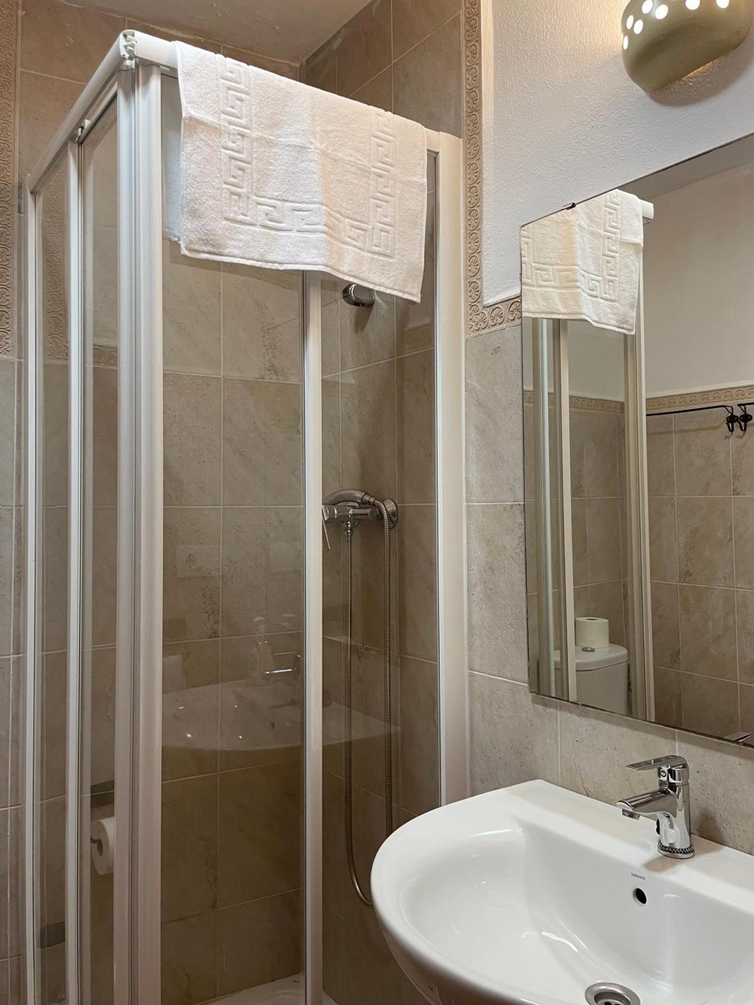Al-Mansur Apartamento Granada Quarto foto